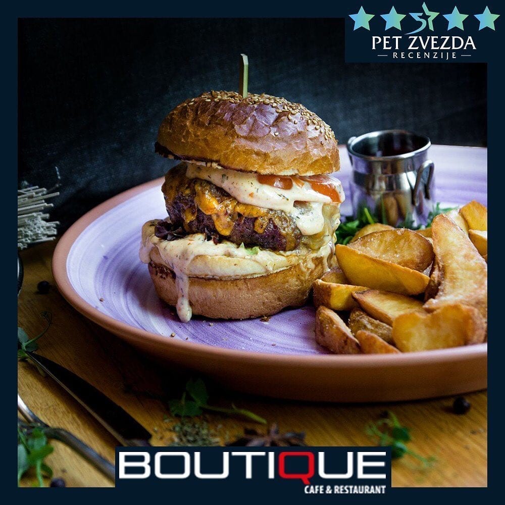 Od 2017. godine, @boutique_cafe_restaurant je jedan od vodećih beogradskih restorana, što zbog svog enterijera, svirki i dobrog provoda, što zbog bogatog menija koji ovaj restoran nudi.😍
.
.
.
#burger #boutique #beograd #hranaipiće